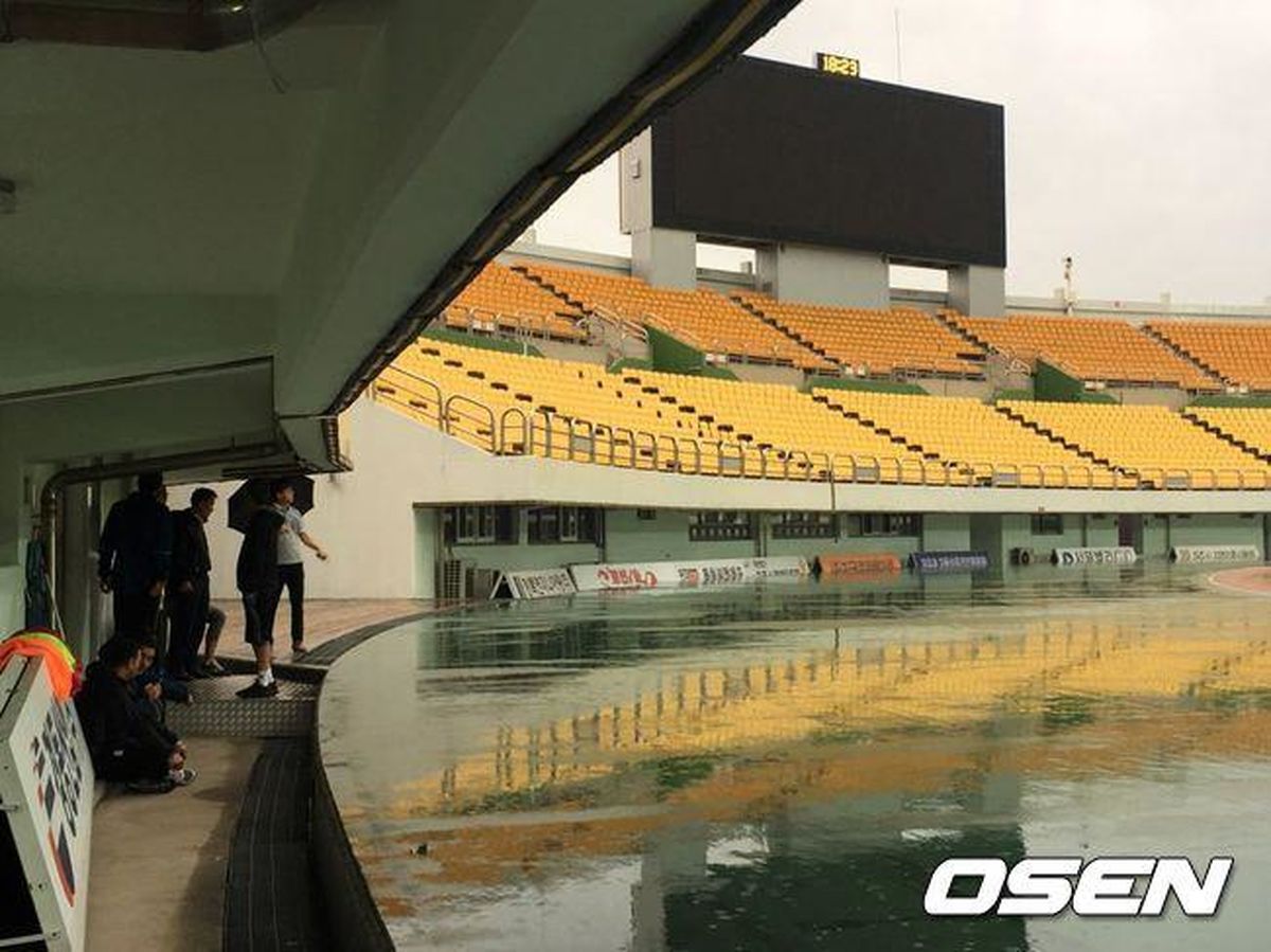 باران دست از سر تیم ملی بر نمی دارد! +عکس