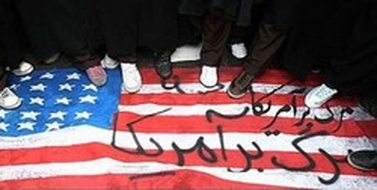 اقدام عجیب فرمانداری پاکدشت در پاک کردن پرچم آمریکا و اسرائیل