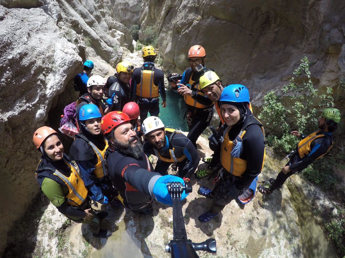 فرود «چند درجه» در دره های صعب العبور فارس +تصاویر