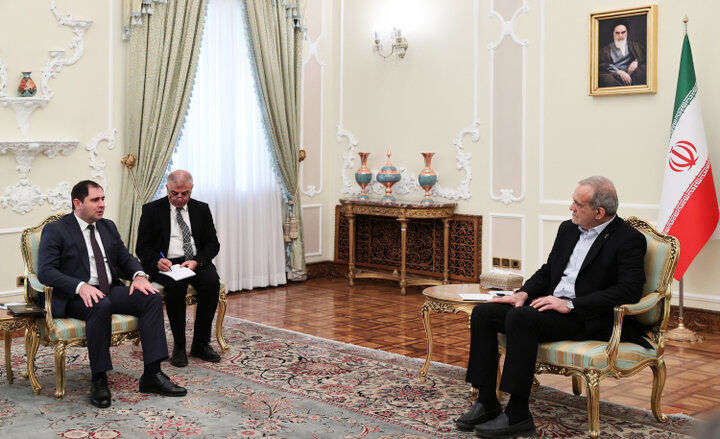 چرا وزیر دفاع ارمنستان به دیدار پزشکیان رفت؟ 