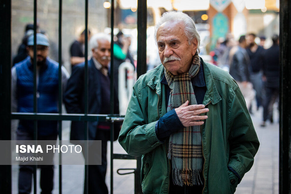 تصاویر: بازیگران در مراسم ختم مرحوم عنایت بخشی