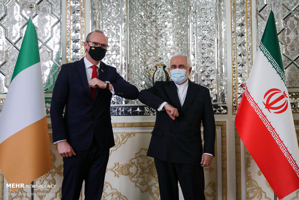 تصاویر: سلام کرونایی وزرای خارجه ایران و ایرلند