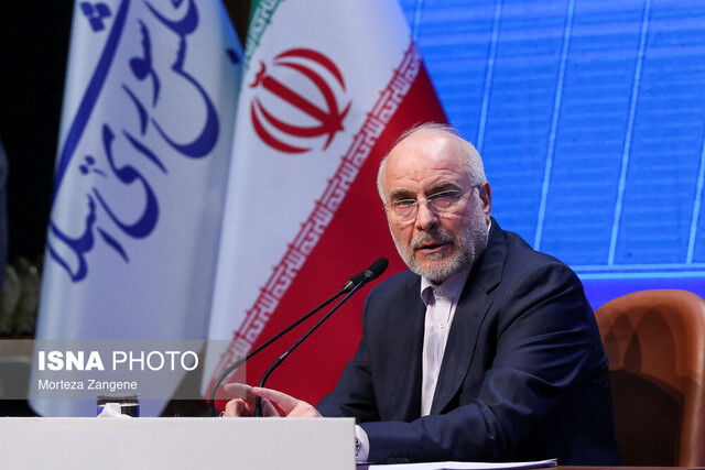 قالیباف: تردید نکنیم که در حکمرانی‌ها، مخصوصا در حکمرانی‌های جدید، نشان‌ها خودشان یک نماد هستند