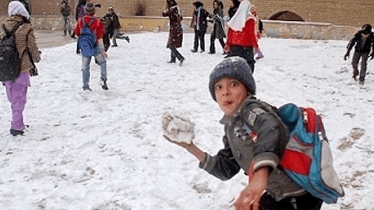 تعطیلات زمستانی ۱۴۰۴ دوباره داغ شد/تعطیلات مدارس در آذر و دی؟