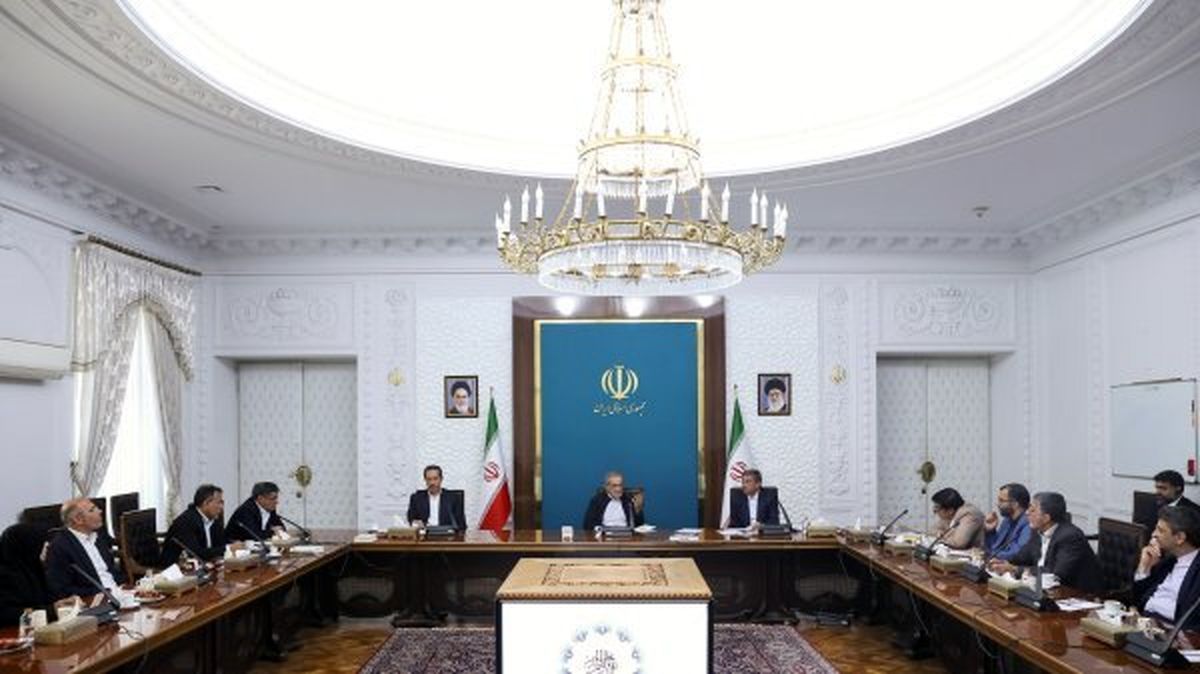 پزشکیان: دولت مصمم به تحول زیرساختی در لرستان با رویکردی متوازن و عادلانه است