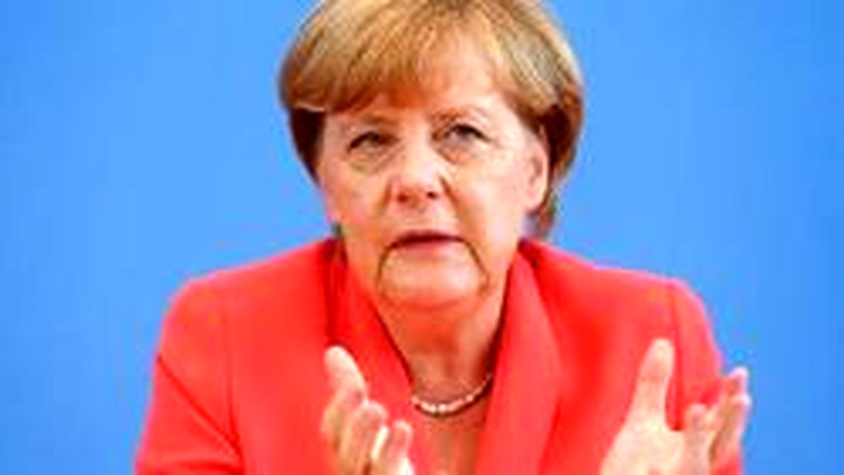 مذاکرات سیاسی تنها راه حل مرکل برای خروج از بن بست