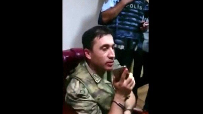 رهبر کودتای نظامی ترکیه خود را تسلیم کرد +عکس