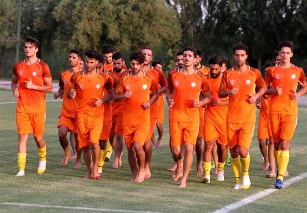 تمرین نفتتهران با حضور کریمی +تصاویر