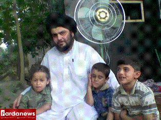 عکس: مقتدی صدر در کنار کودکان