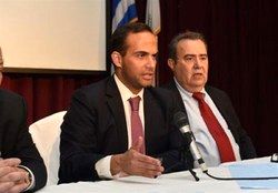 دستیار انتخاباتی ترامپ محاکمه میشود