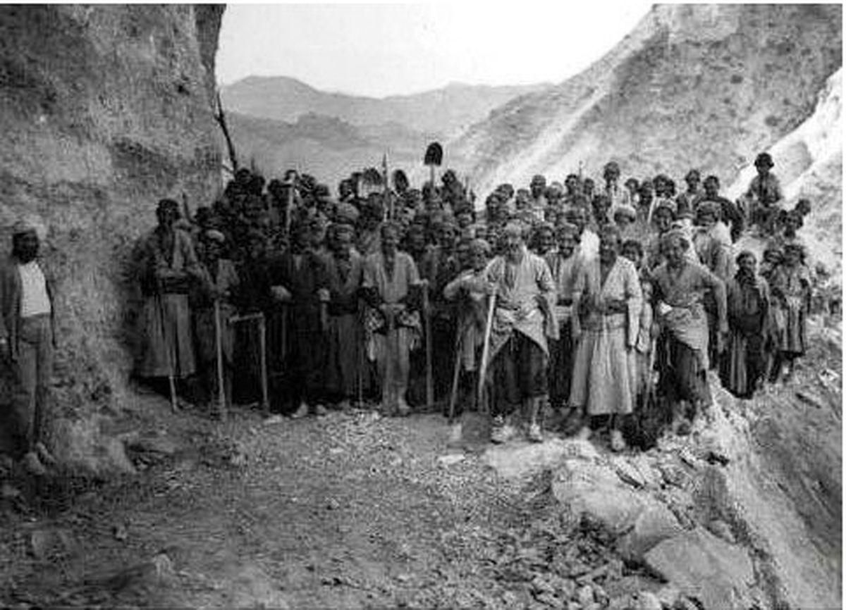 عکس: کارگرانی که جاده چالوس را ساختند