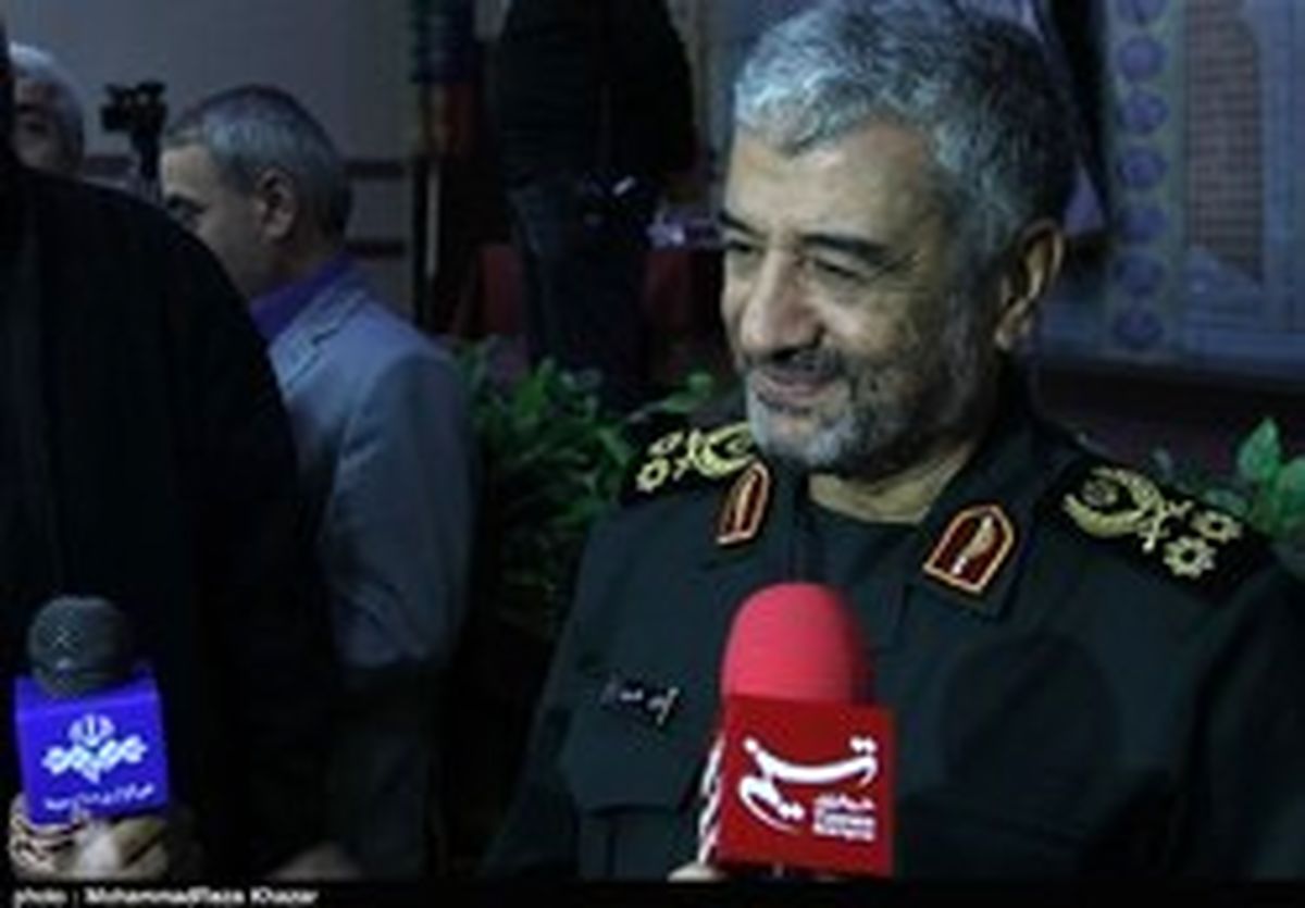 سرلشکر جعفری: نگاه مسئولان کشور به توان داخلی باشد