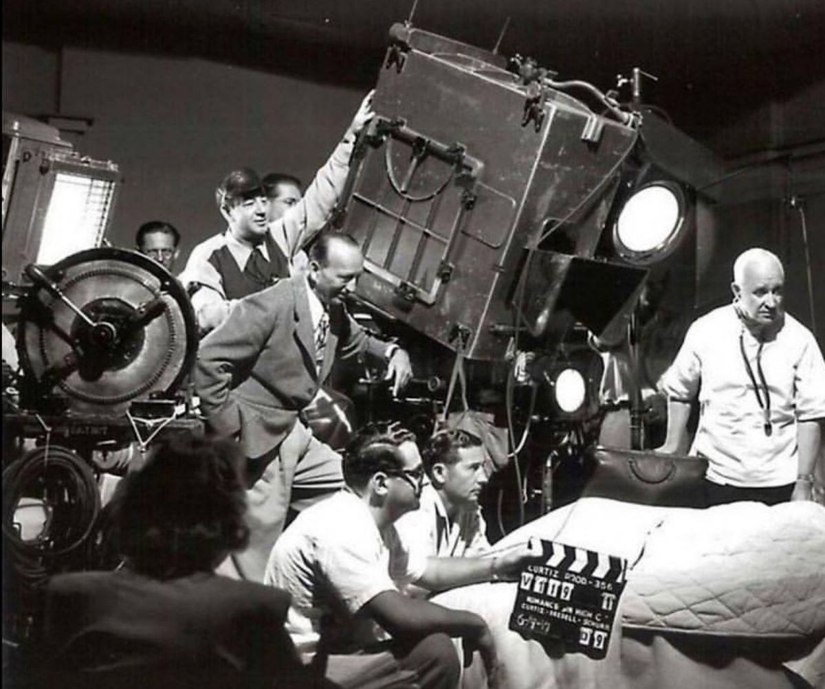 دوربین فیلم‌برداری در سال ۱۹۲۷ +عکس