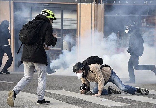 تصاویر: فرانسه دیگر امن نیست!