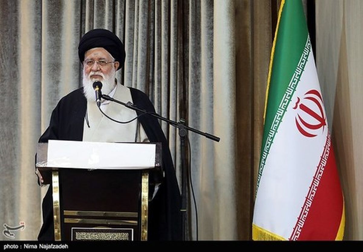 علمالهدی: اشکالی ندارد امسال بخاطر کرونا به زیارت نیایید
