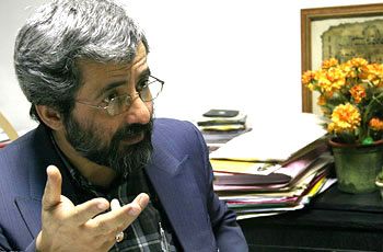 دولت احمدی‌نژاد راه گذشتگان را رفت/ پیوند صاحبان سرمایه و سیاست مداران