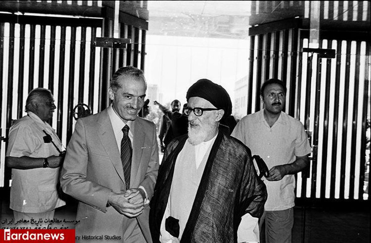 عکس: آیت الله طالقانی در حال ورود به مجلس خبرگان