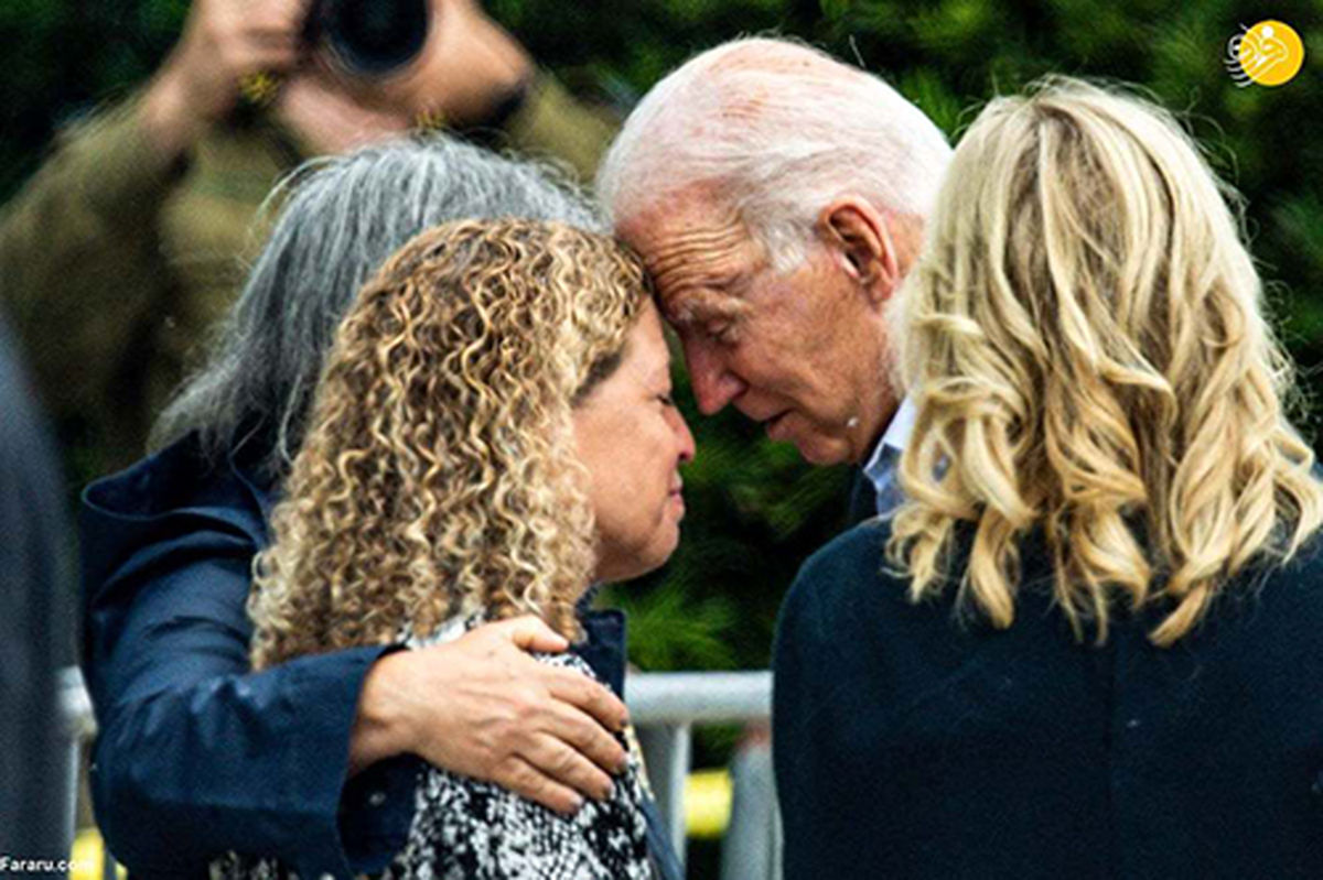 عکس جنجالی رئیس جمهور آمریکا 