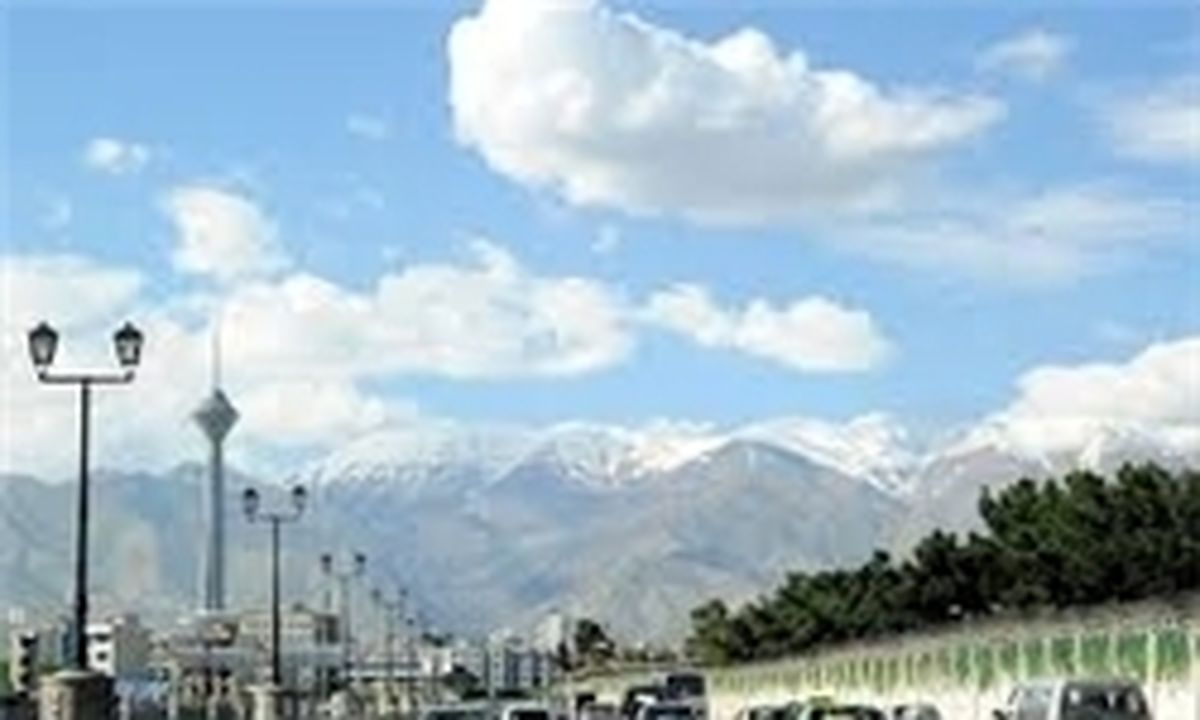 آسمان تهران صاف تا کمی ابری