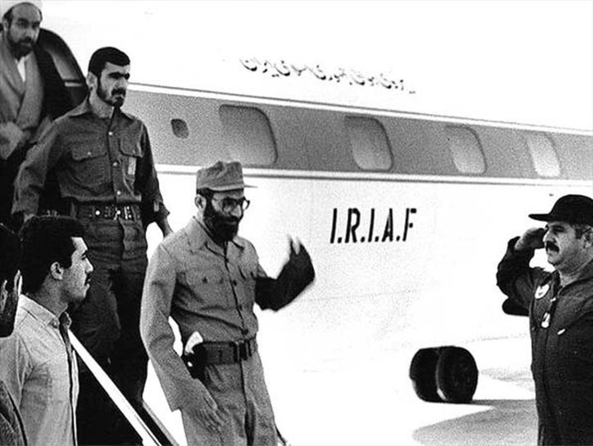 رهبر معظم انقلاب در لباس رزم/عکس