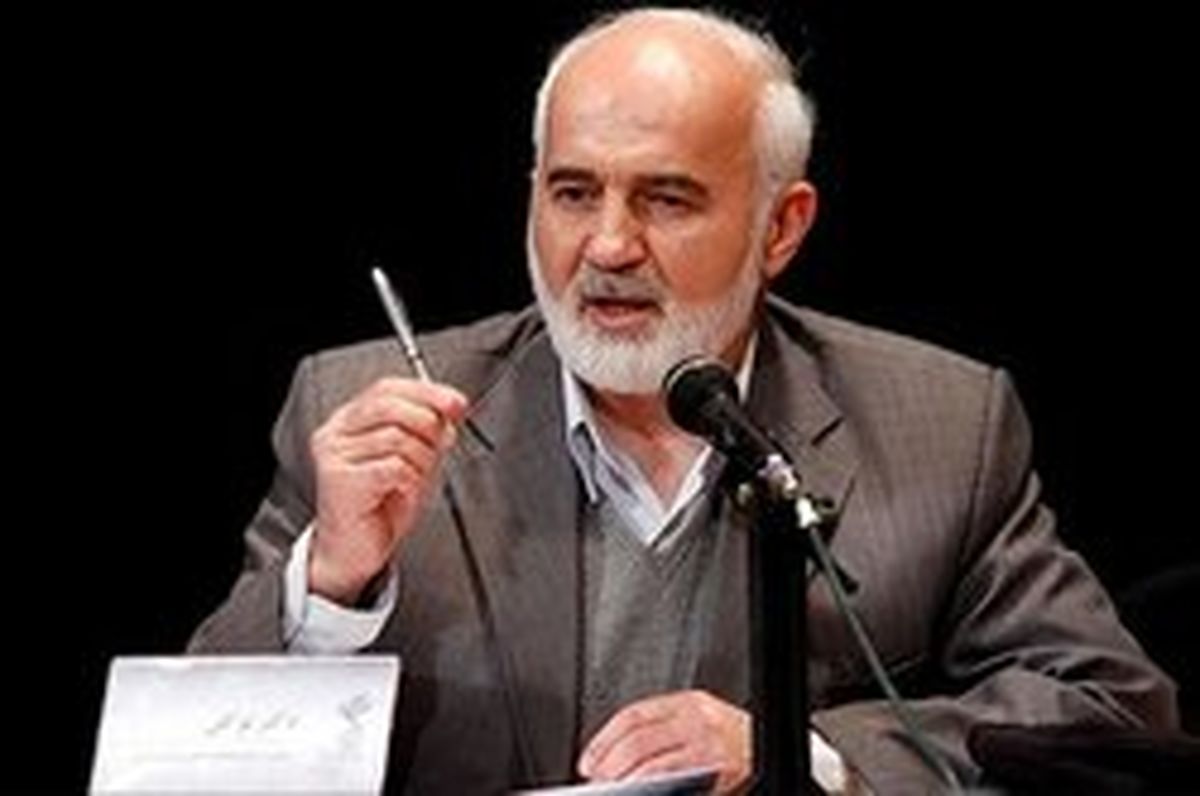 احمد توکلی: نماینده سراوان را مجازات کنید