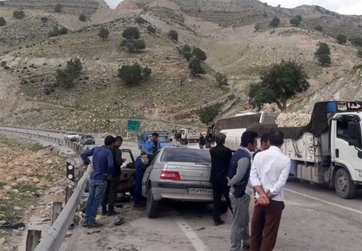 انفجار خودرو در فارس با ۷ کشته/تصادف ۳ خودرو در حوالی بهشت زهرا