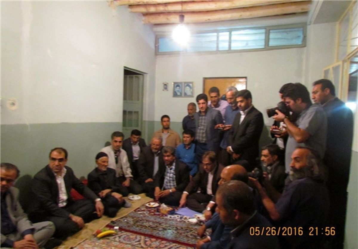 وزیر بهداشت در منزل ابوی سردار سلیمانی +تصاویر