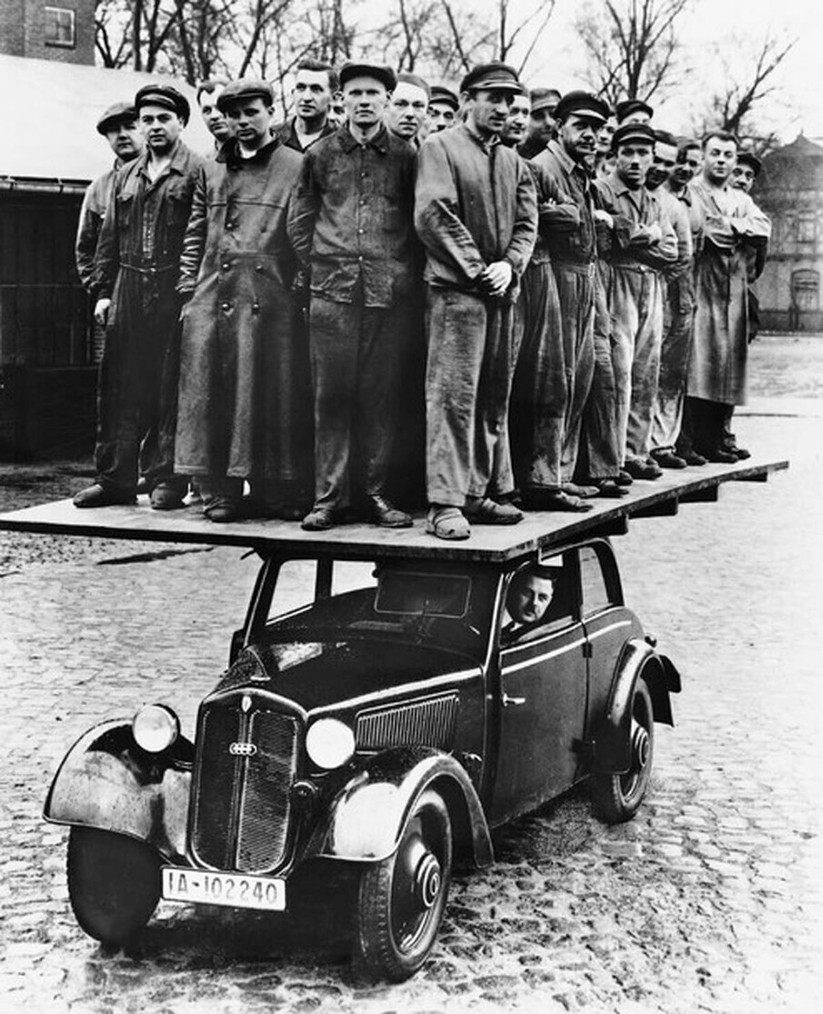 روش عجیب کنترل کیفیت کارخانه آئودی آلمان! +عکس