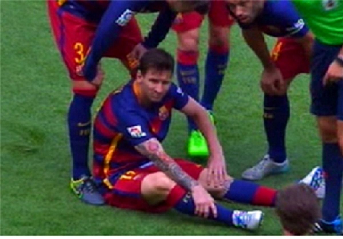 مسی دو ماه از میادین دور شد