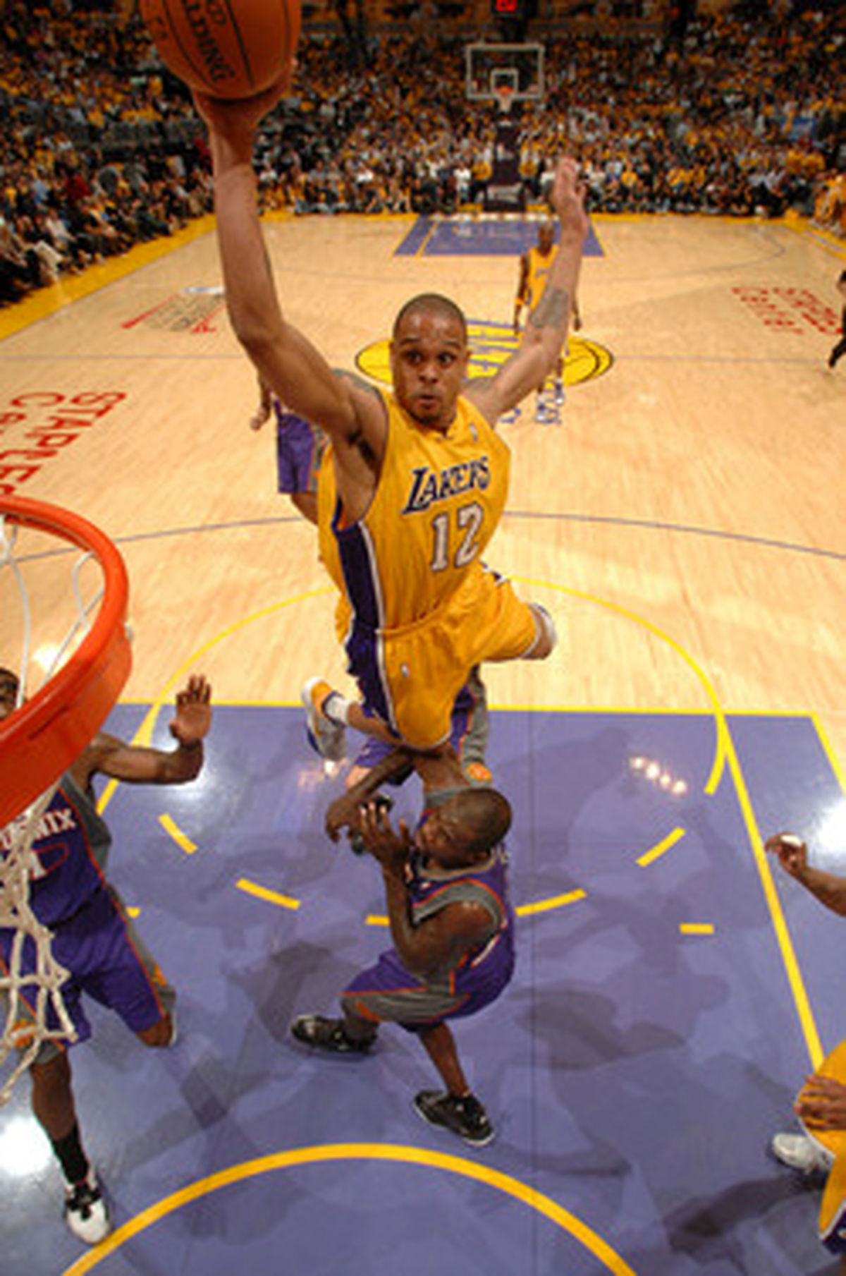 فیلم: برترین دانک های فصل اخیر NBA