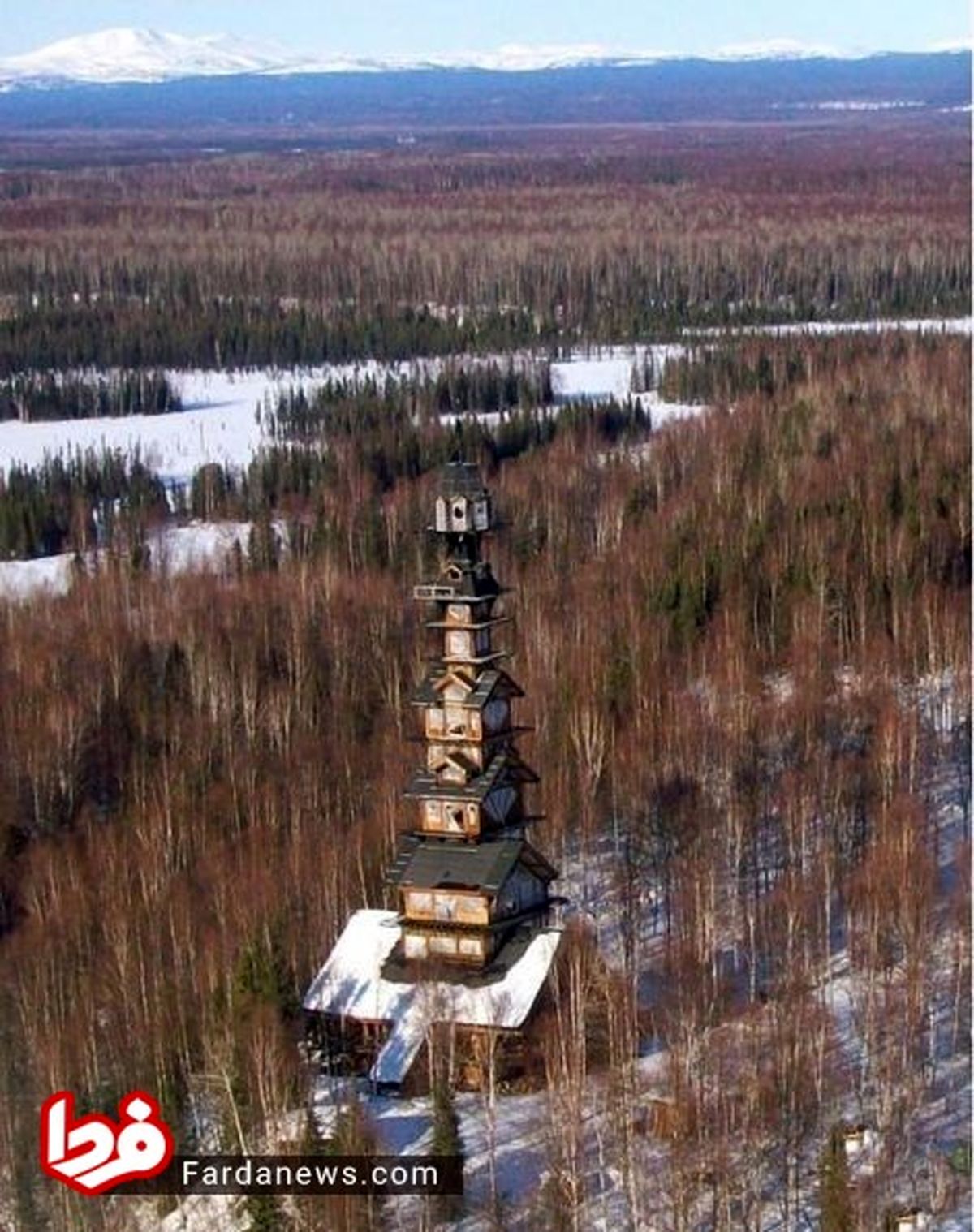 خانه عجیب و زیبا در سواحل مسکو +عکس