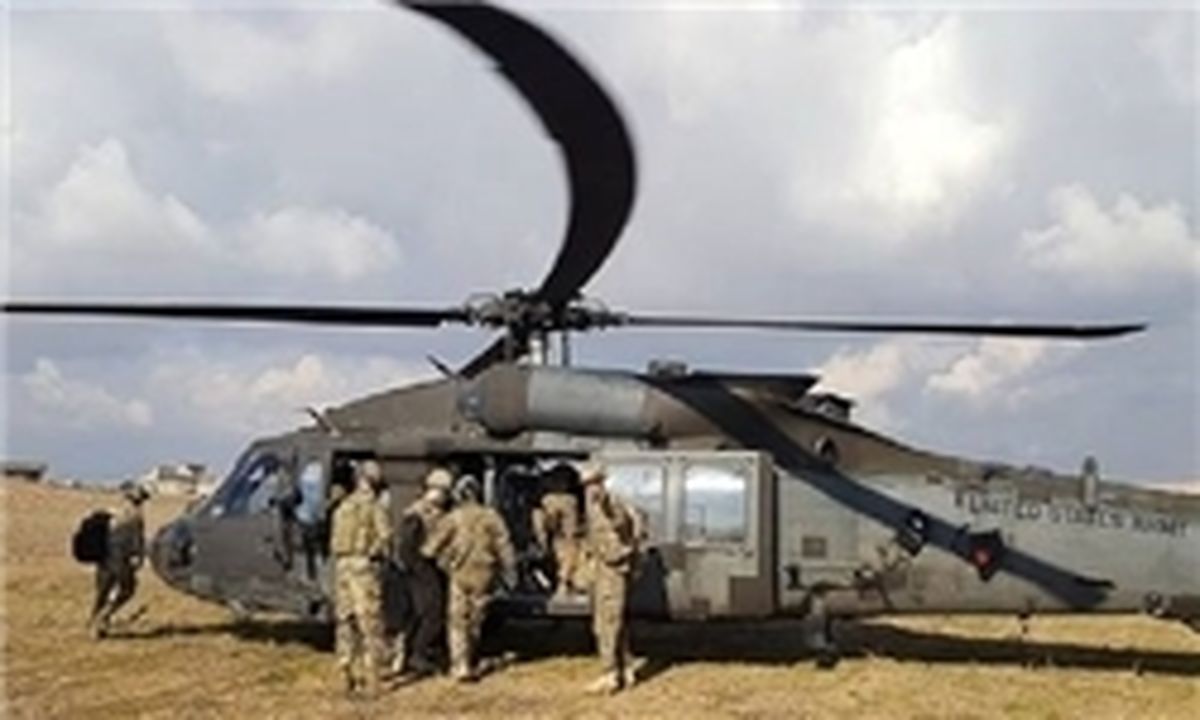 انتقال سرکرده‌های داعش از دیرالزور توسط بالگردهای آمریکا