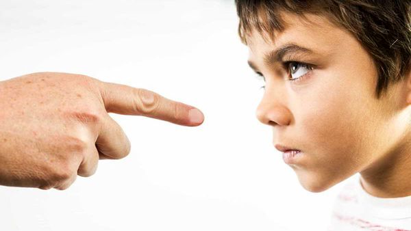 هشدار امام صادق (ع) در مورد عواقب نفرین کردن فرزند