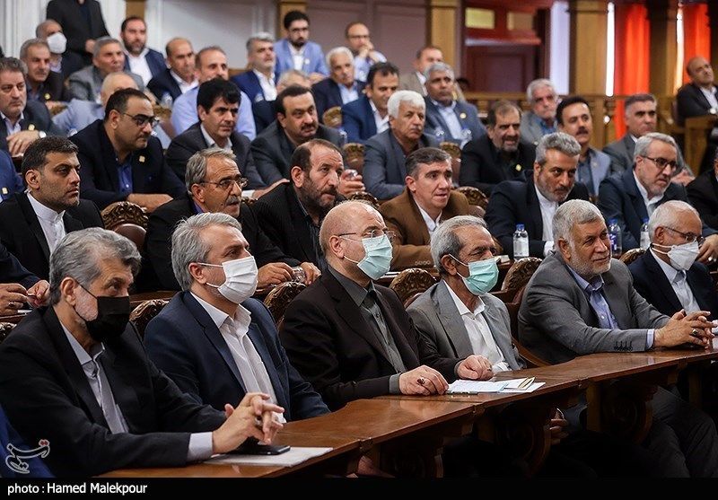تصاویر: دیدار اعضای هیئت رئیسه اتاق‌های اصناف با رئیس مجلس