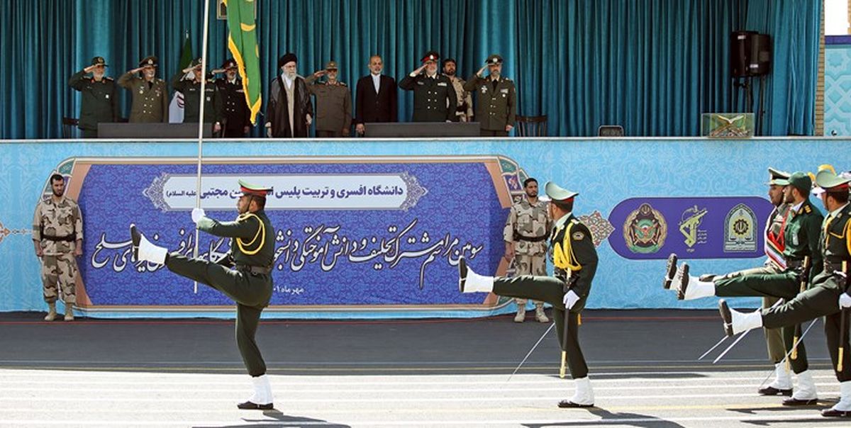 روایتی از حضور رهبر انقلاب در مراسم دانش‌آموختگی دانشجویان دانشگاه‌های نیروهای مسلح