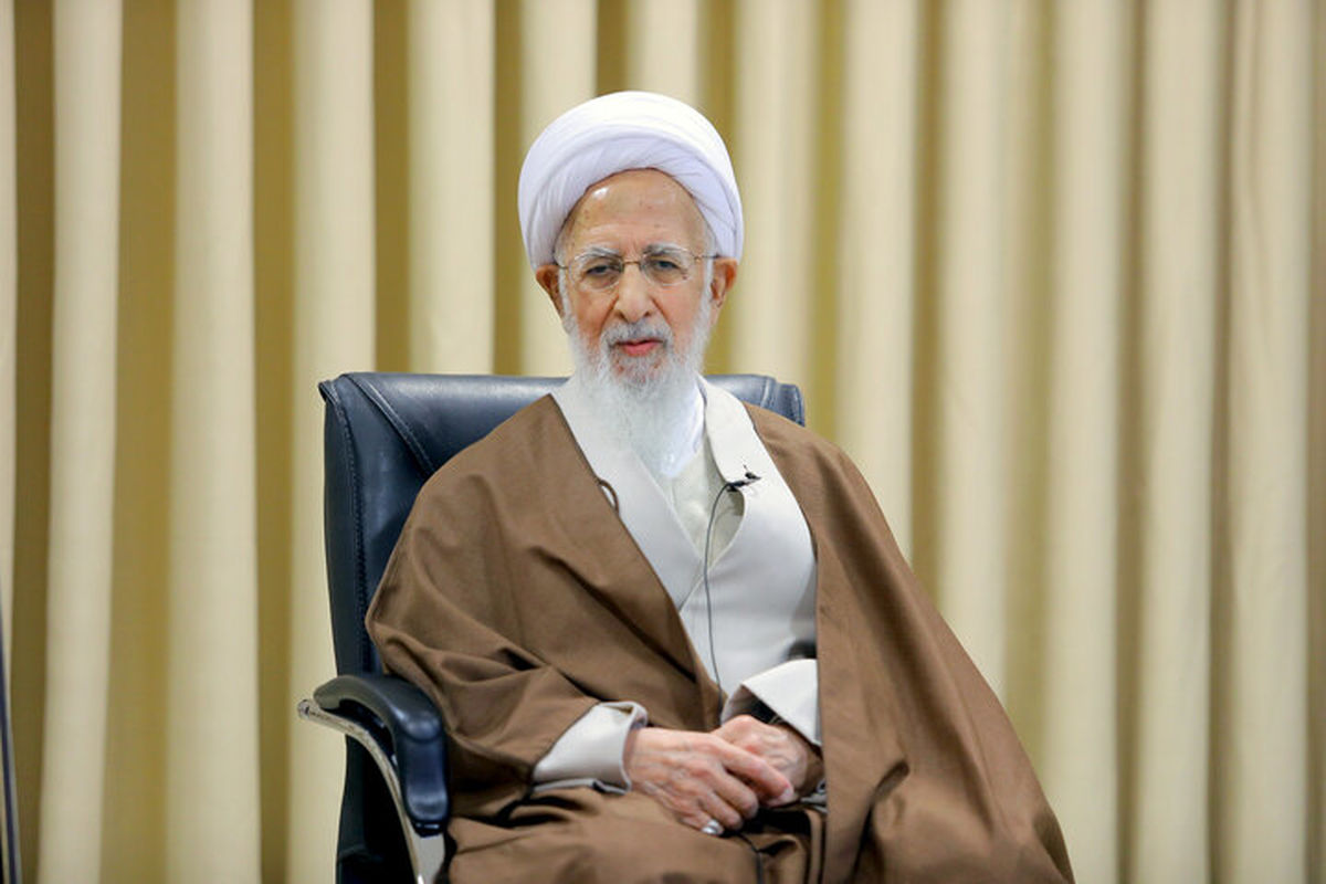 
آیت الله جوادی آملی: ظاهر دنیا زیبا اما درونش سم مهلک است