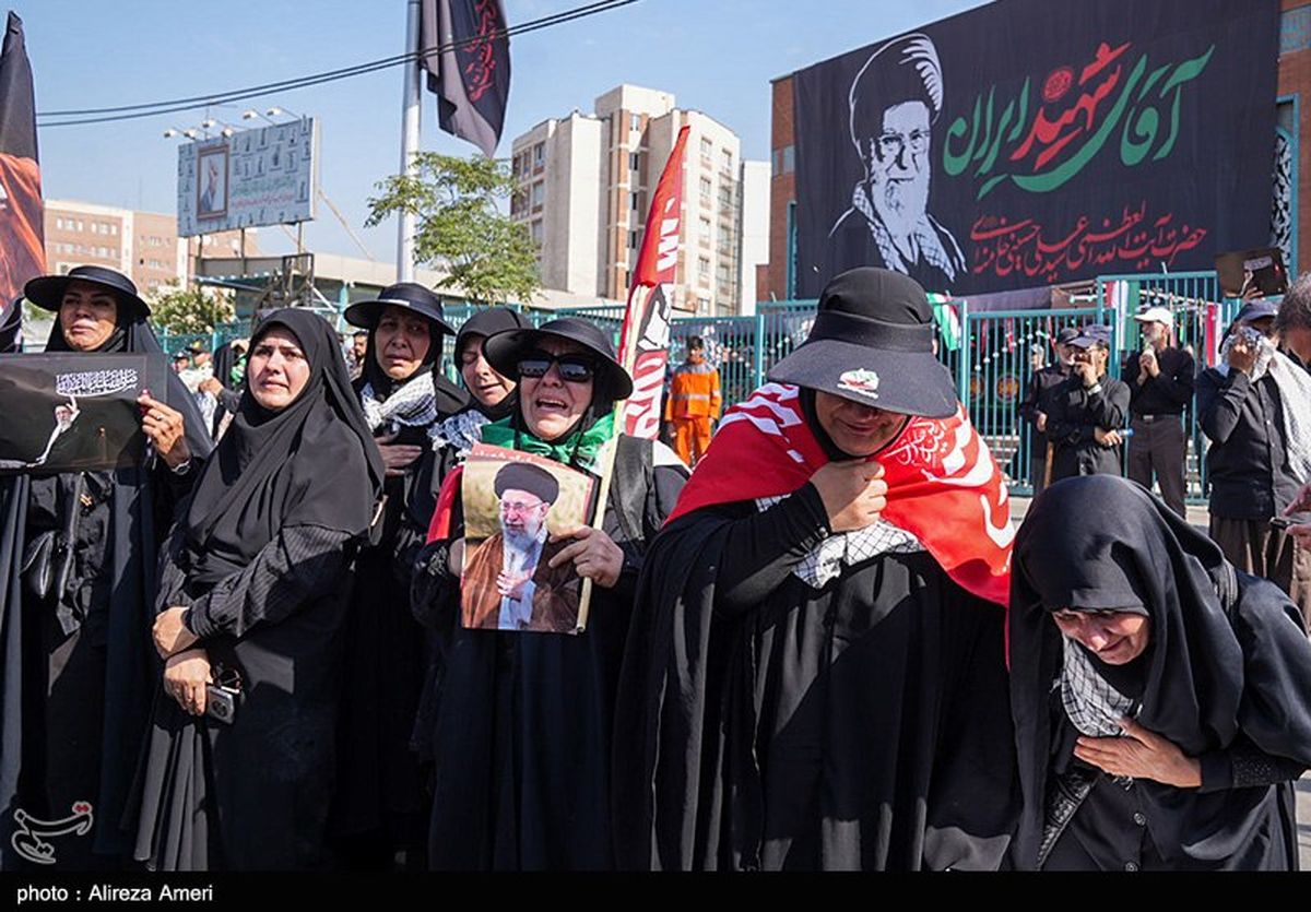 فیلم : حضور آیت الله جنتی در مراسم تشییع رهبر شهید انقلاب