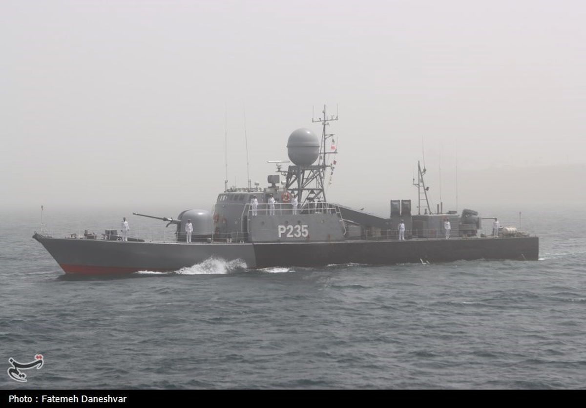 تصاویر: رژه اقتدار بیخ گوش نظامیان آمریکایی در خلیج فارس