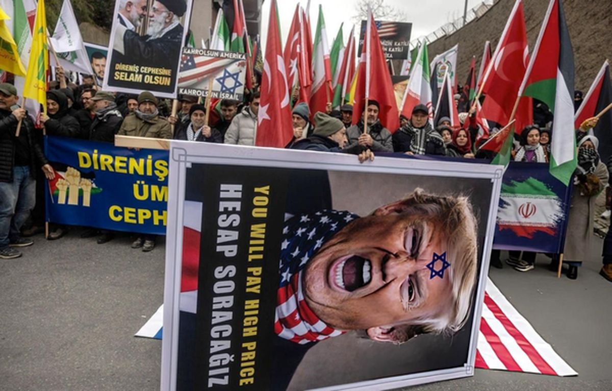 تجمع مردم ترکیه در استانبول در حمایت از ایران