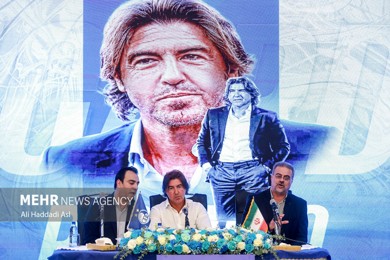 تصاویر: مراسم معارفه «ریکاردو ساپینتو» سرمربی استقلال