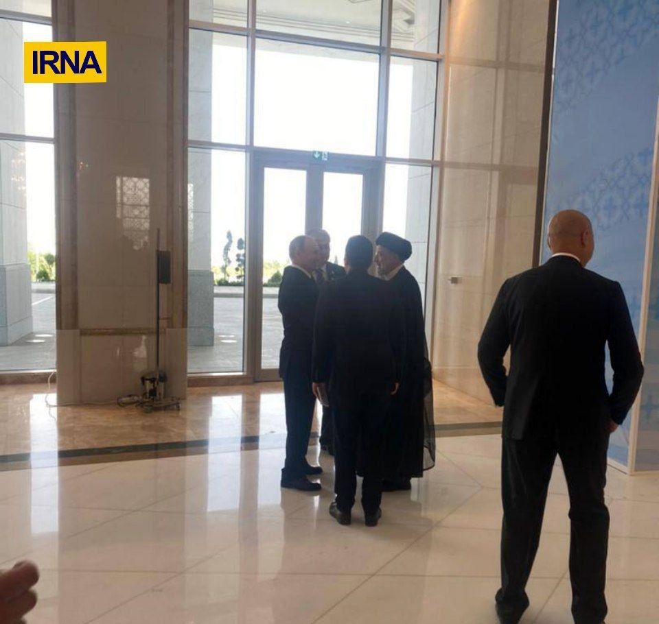 تصاویر: دیدار از نزدیک رئیسی با پوتین 