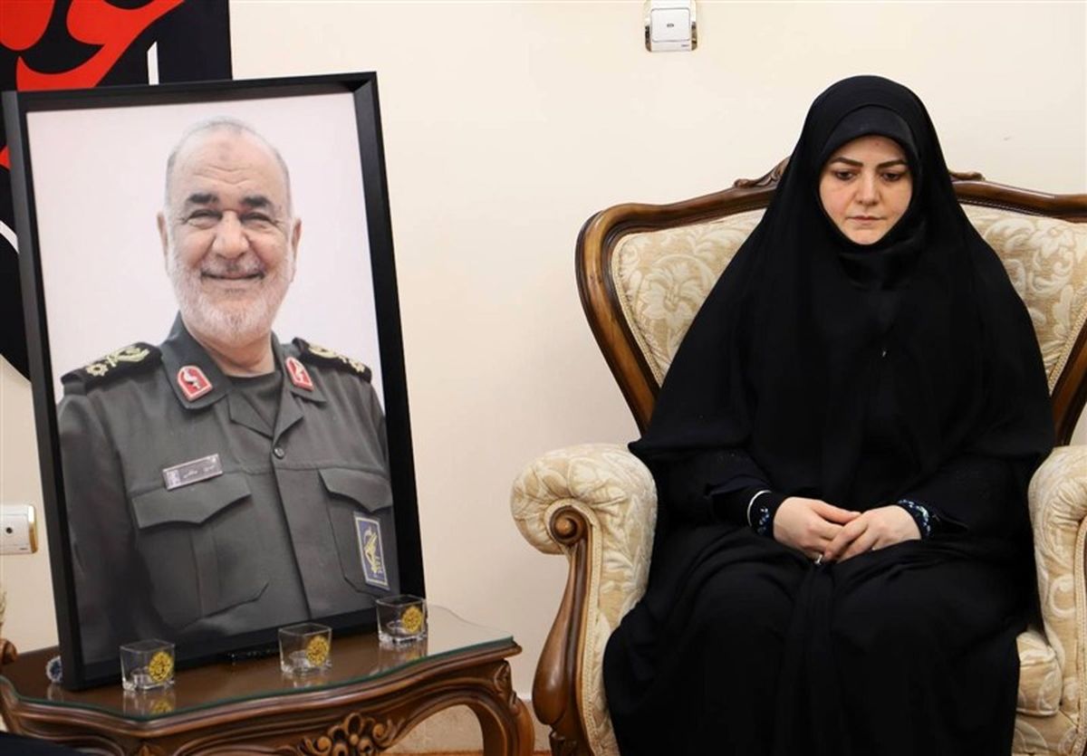 دیدار دختر پزشکیان با خانواده شهید سپهبد سلامی