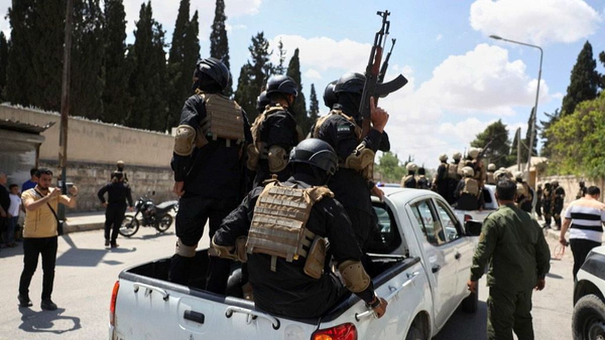 تصاویری از درگیری‌های خونین در السویداء سوریه / ٣٠ کشته و ١٠٠ زخمی