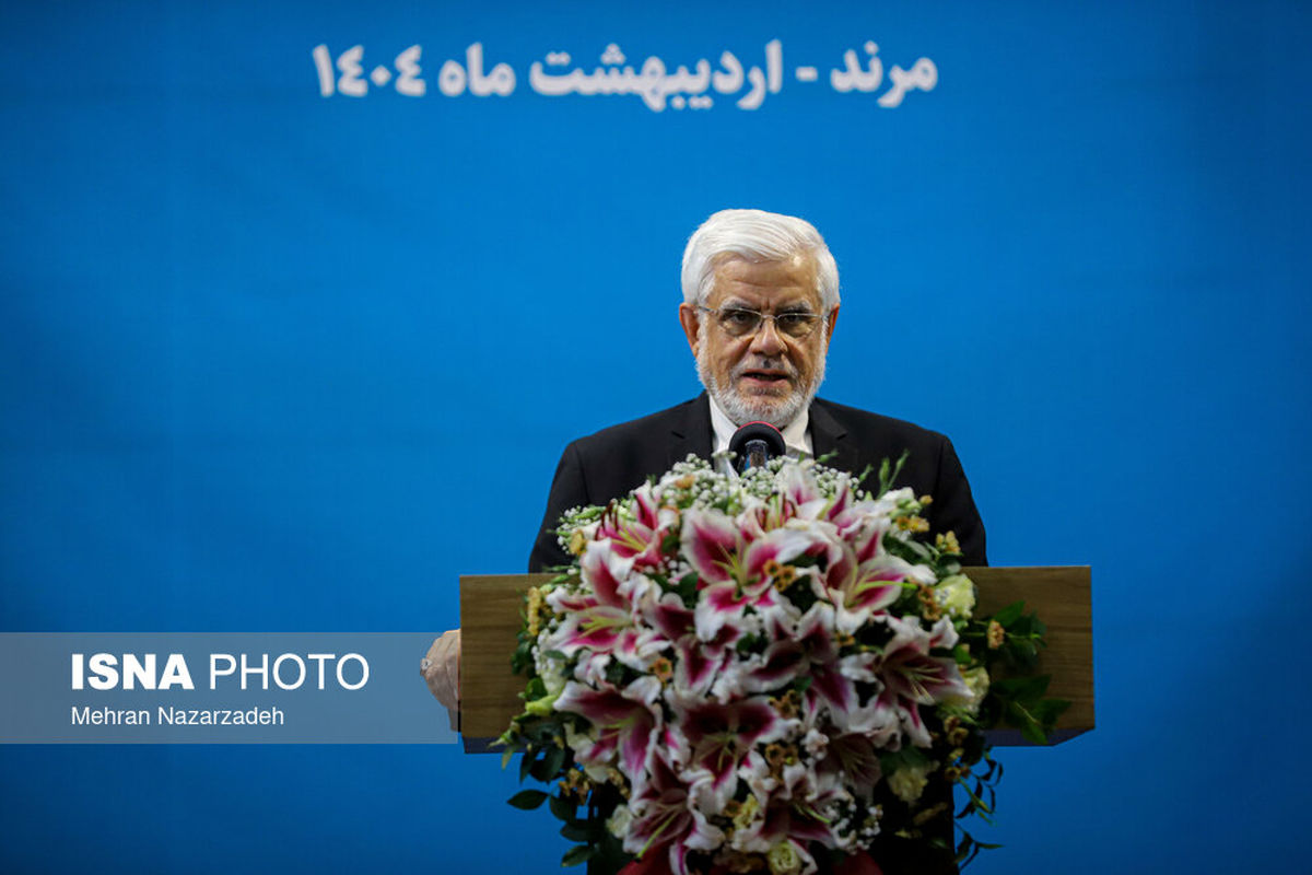 عارف: استانهای مرزی باید در زمینه واردات از اختیارات کامل برخوردار باشند