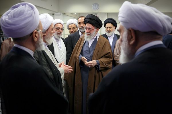 فیلم کامل بیانات رهبر انقلاب دیدار دست‌اندرکاران بزرگداشت میرزا نائینی
