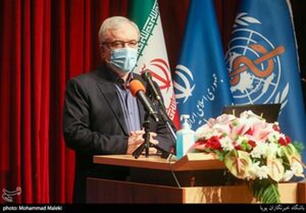 نمکی: ما همه نگرانیم