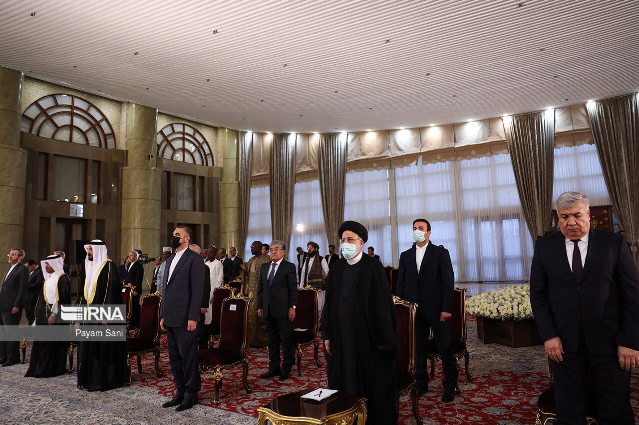 تصاویر: دیدار سفرا و کارداران کشورهای اسلامی با رئیس جمهور