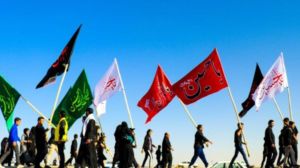 فریاد مرگ بر آمریکا و اسرائیل در حرم ابالفضل‌العباس (ع)