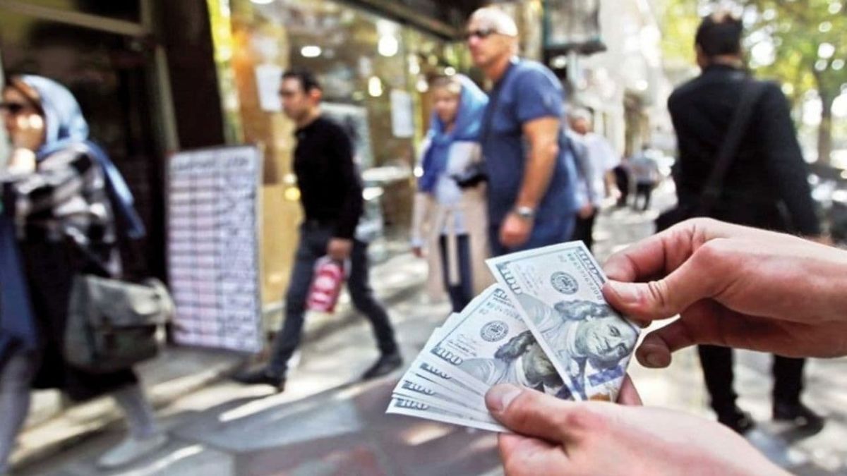 نرخ دلار و یورو در صرافی بانکها اعلام شد