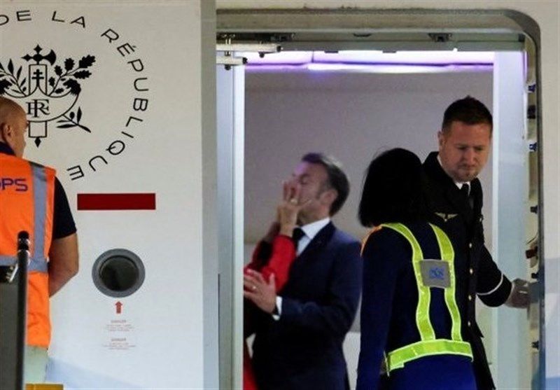 واکنش ماکرون به سیلی خوردن از همسرش